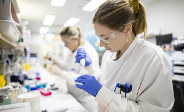 lab bench crop