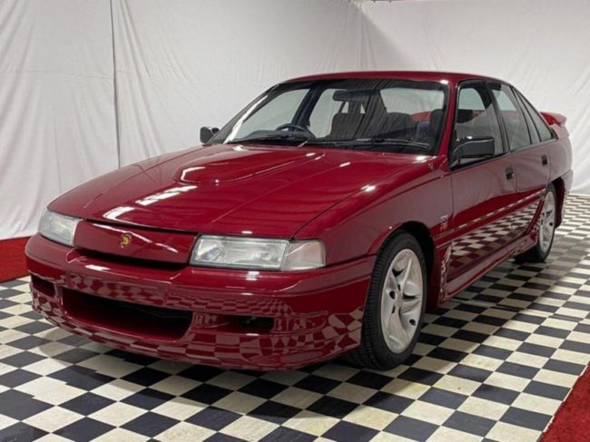 140421mot1990holden001.jpg