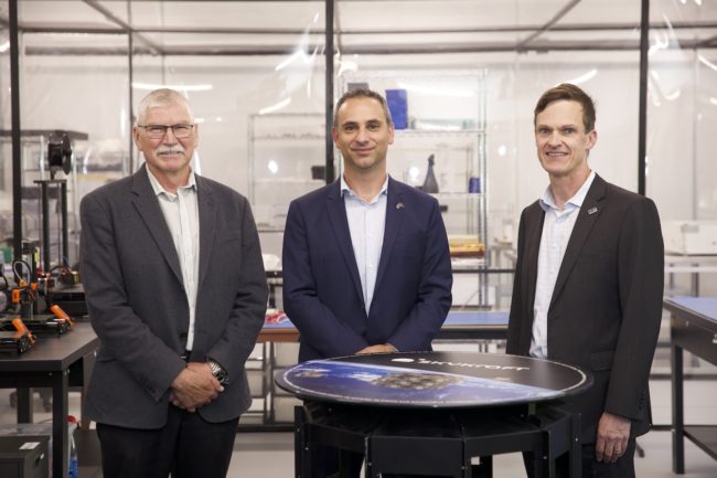 L – Mark Skidmore (Skykraft Chairman), M – Enrico Palermo (Head of Space Agency), R – Michael Frater (CEO Skykraft)