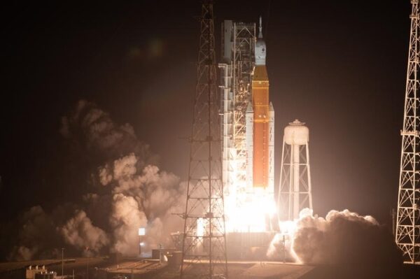 us-space-moon-artemis