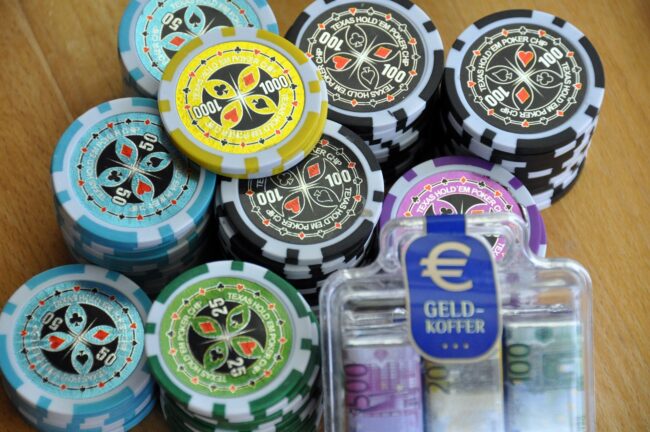 gambling-593210_1920 ultimate-online-casino-guide-2025-–-best-real-money-casinos-bonuses-and-no-deposit-free-spins